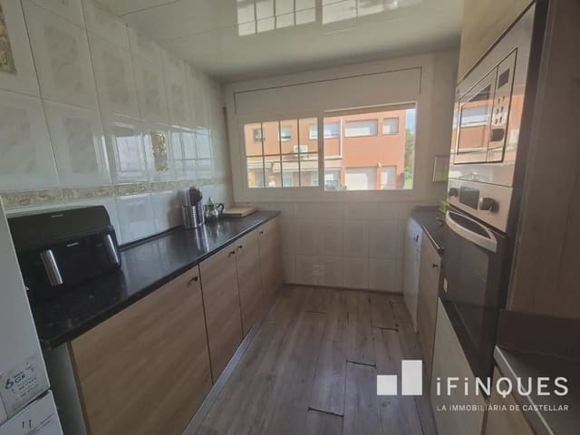 Casa de 4 habitaciones en Sabadell en venta - 360.000 € (Ref: 9814697)