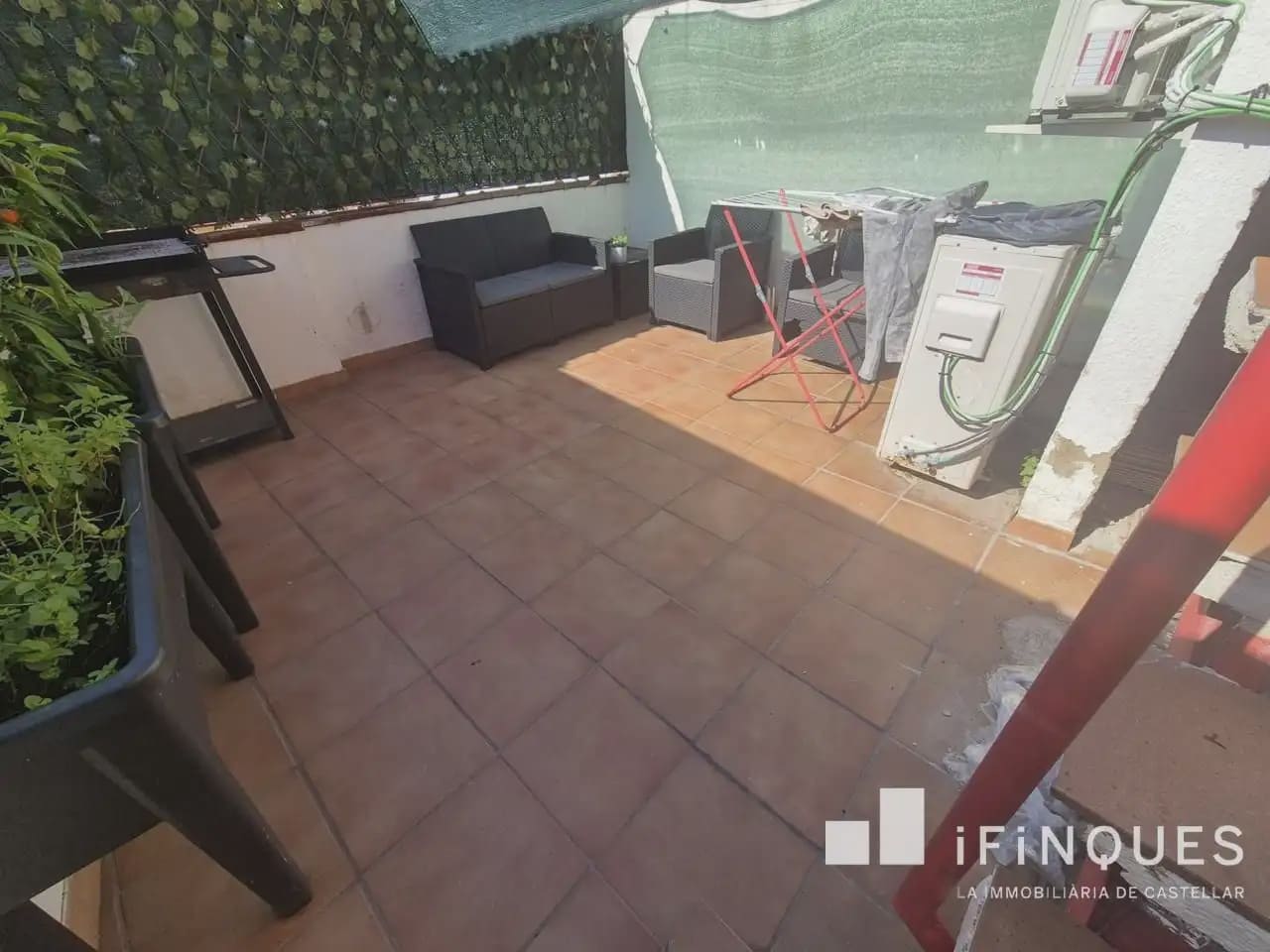 Casa de 4 habitaciones en Sabadell en venta - 360.000 € (Ref: 9814697)