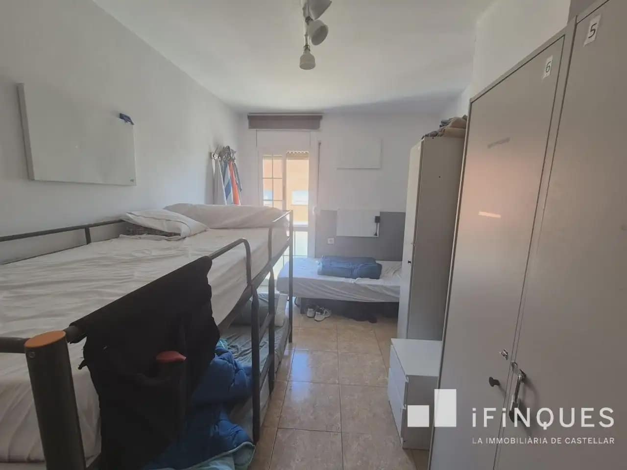 Casa de 4 habitaciones en Sabadell en venta - 360.000 € (Ref: 9814697)