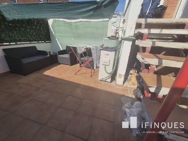 Casa de 4 habitaciones en Sabadell en venta - 360.000 € (Ref: 9814697)