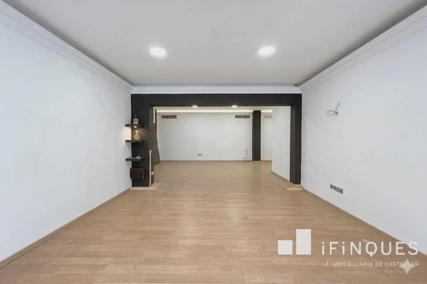 Commercial for rent in Castellar del Valles - € 1,190 (Ref: 9827500)