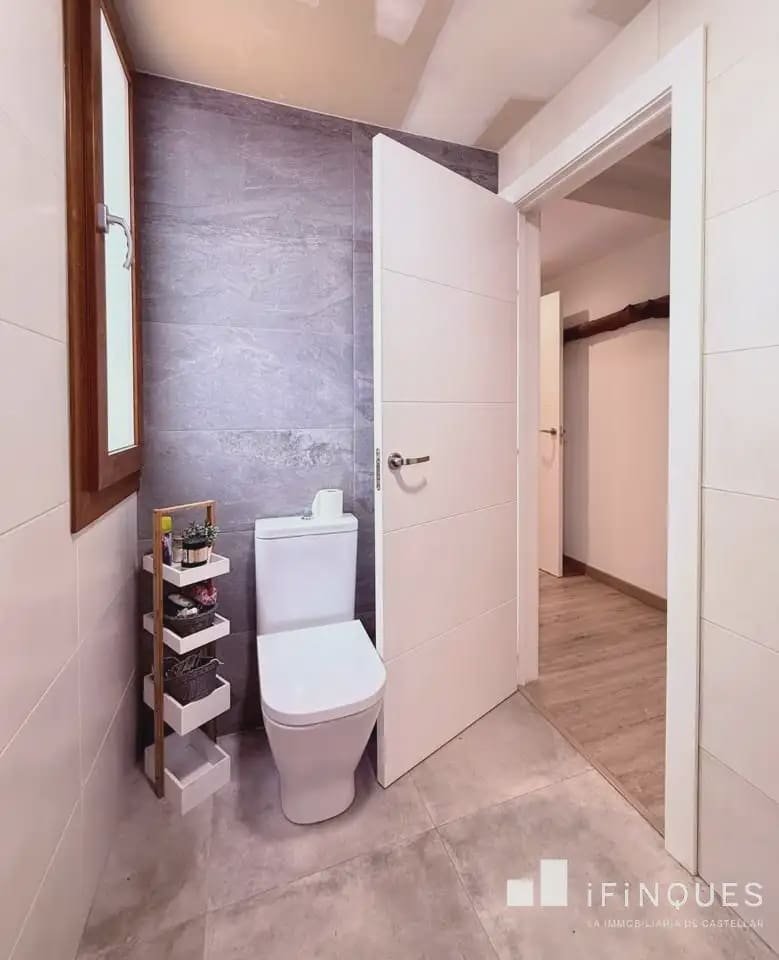 5 bedroom Townhouse for sale in Castellar del Valles - € 470,000 (Ref: 9838648)