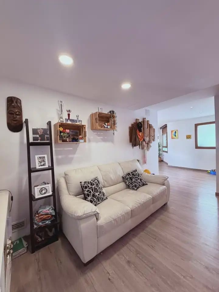 5 bedroom Townhouse for sale in Castellar del Valles - € 470,000 (Ref: 9838648)