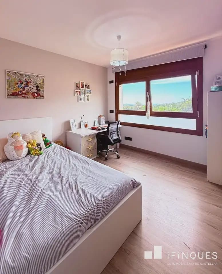 5 bedroom Townhouse for sale in Castellar del Valles - € 470,000 (Ref: 9838648)