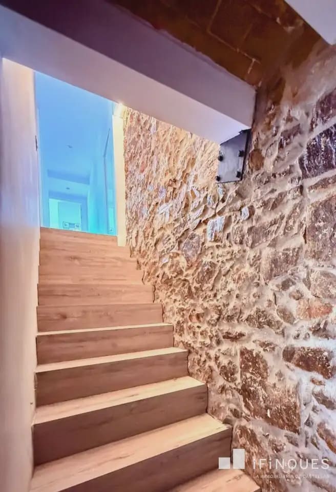 5 bedroom Townhouse for sale in Castellar del Valles - € 470,000 (Ref: 9838648)