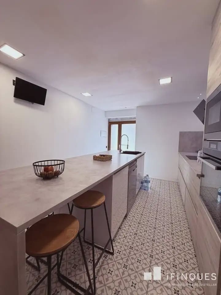 5 bedroom Townhouse for sale in Castellar del Valles - € 470,000 (Ref: 9838648)