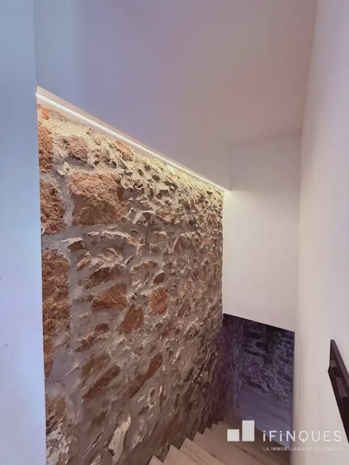 5 bedroom Townhouse for sale in Castellar del Valles - € 470,000 (Ref: 9838648)