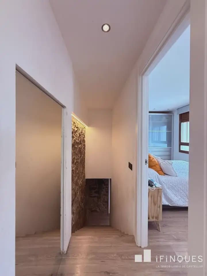5 bedroom Townhouse for sale in Castellar del Valles - € 470,000 (Ref: 9838648)