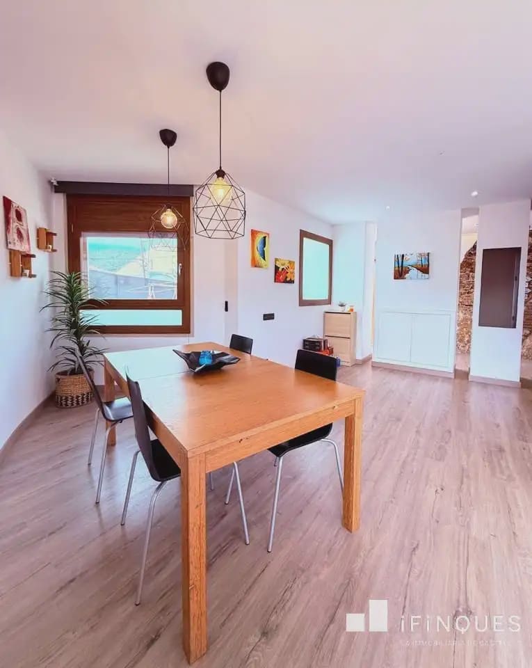 5 bedroom Townhouse for sale in Castellar del Valles - € 470,000 (Ref: 9838648)