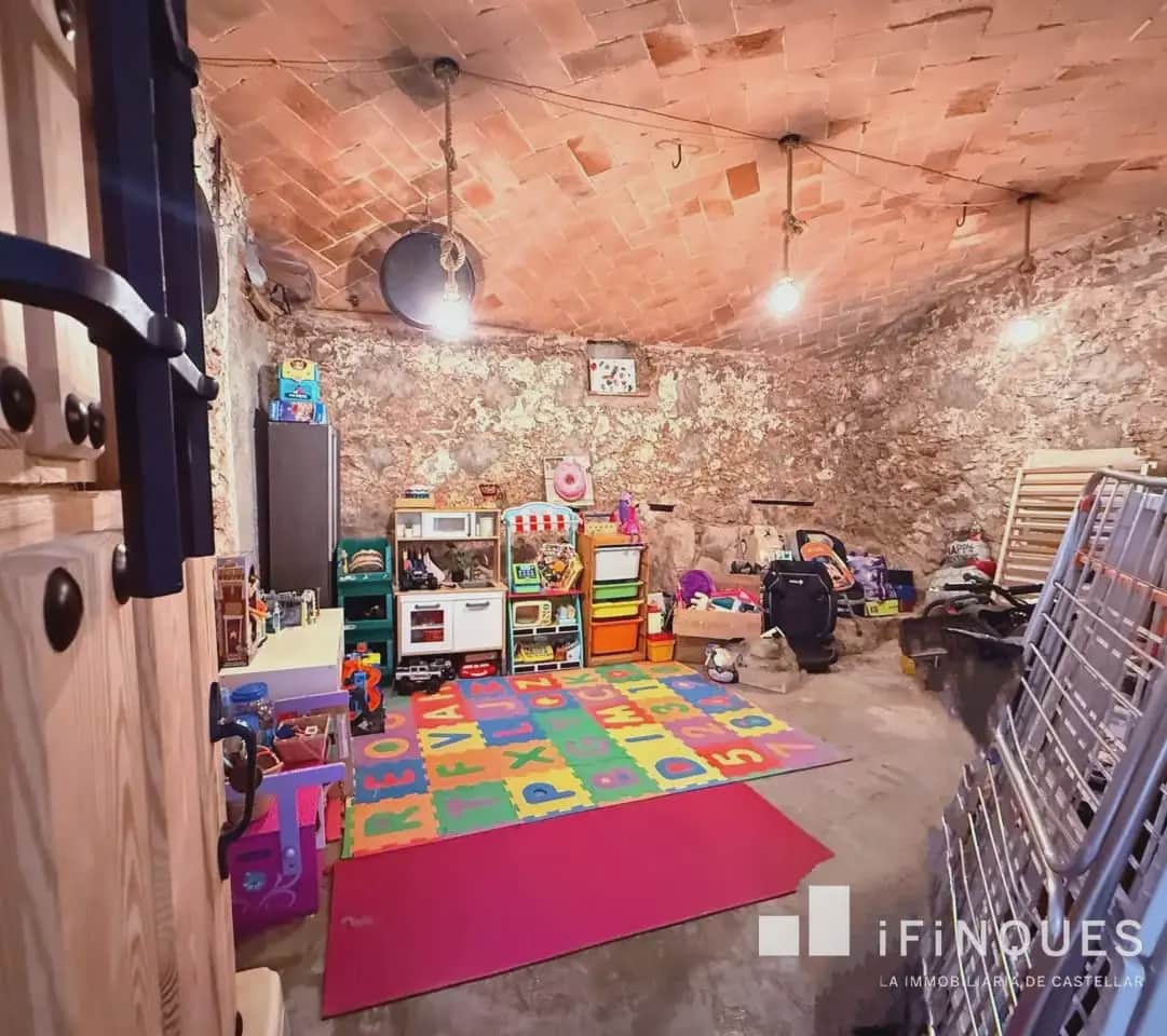 5 bedroom Townhouse for sale in Castellar del Valles - € 470,000 (Ref: 9838648)