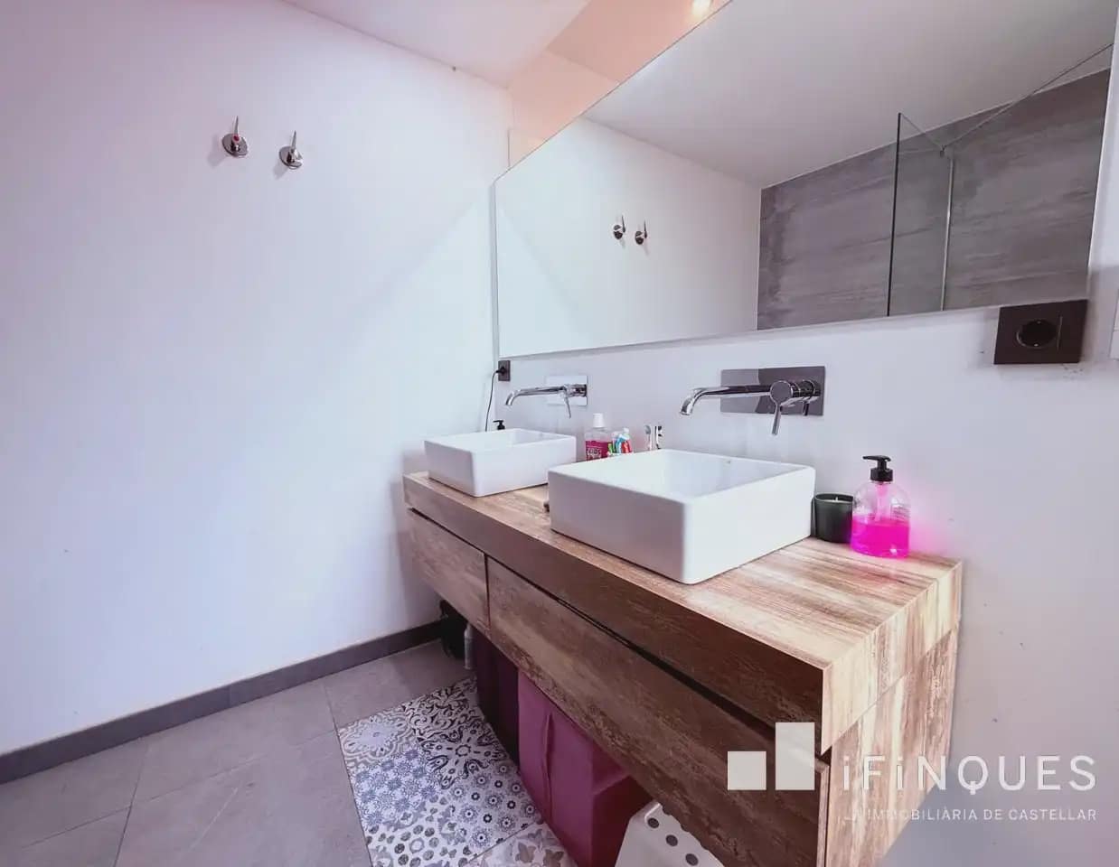 5 bedroom Townhouse for sale in Castellar del Valles - € 470,000 (Ref: 9838648)