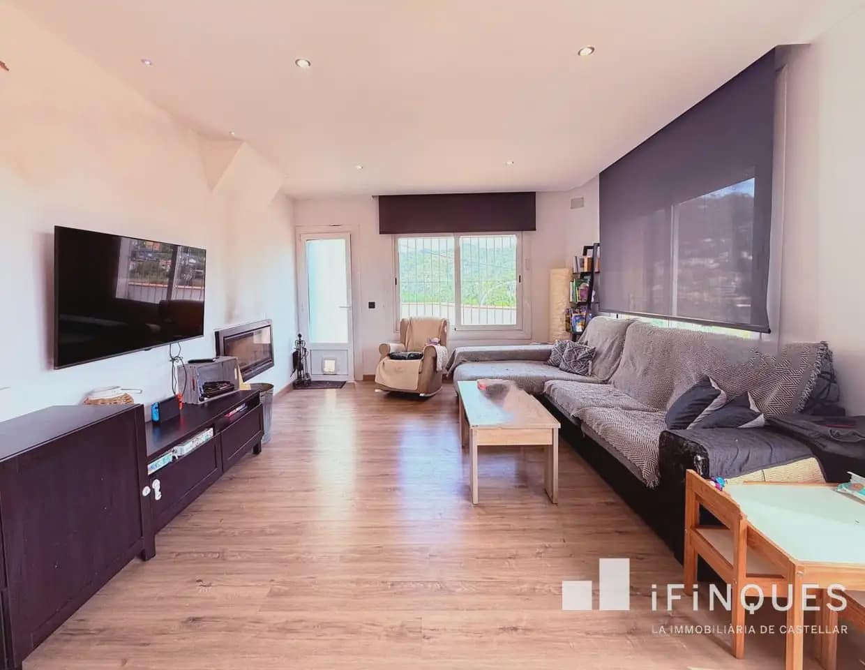 5 bedroom Townhouse for sale in Castellar del Valles - € 470,000 (Ref: 9838648)