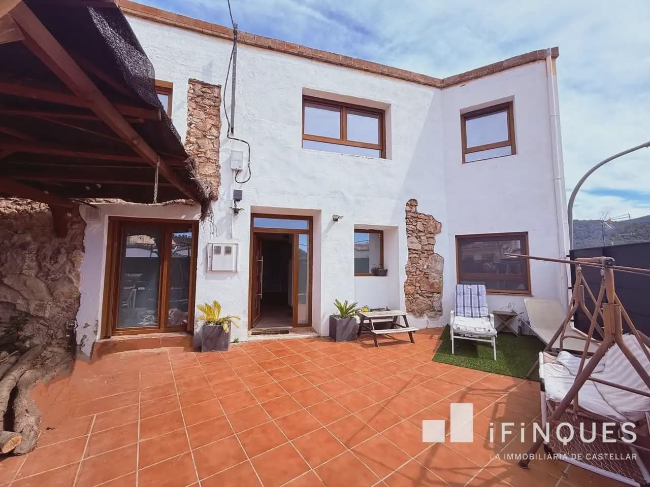 5 bedroom Townhouse for sale in Castellar del Valles - € 470,000 (Ref: 9838648)