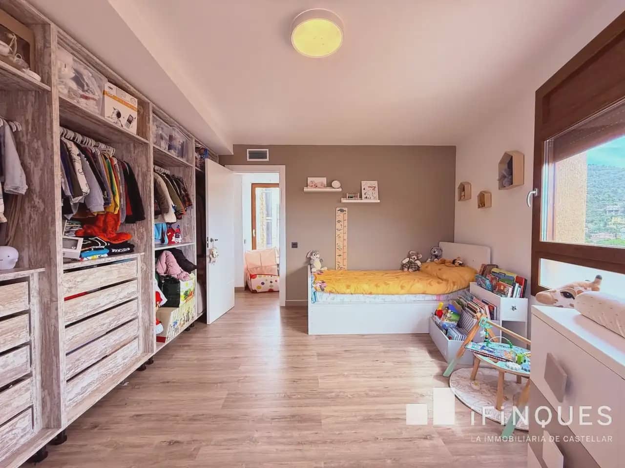 5 bedroom Townhouse for sale in Castellar del Valles - € 470,000 (Ref: 9838648)