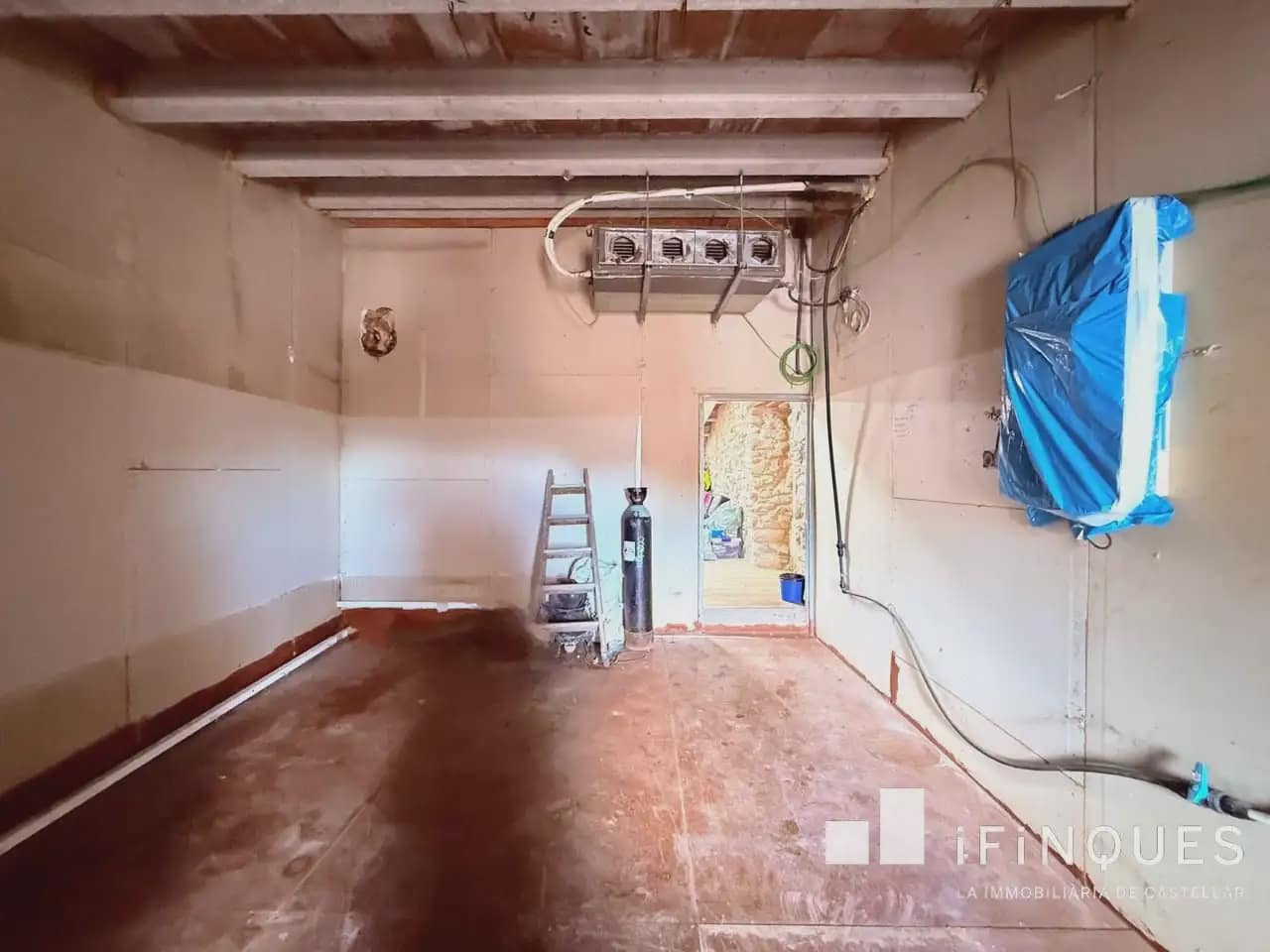 5 bedroom Townhouse for sale in Castellar del Valles - € 470,000 (Ref: 9838648)