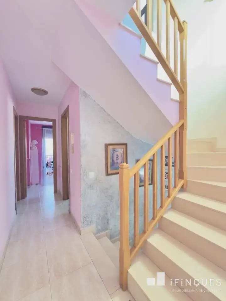 4 quarto Casa em Banda para venda em Castellar del Valles - 419 000 € (Ref: 9844378)