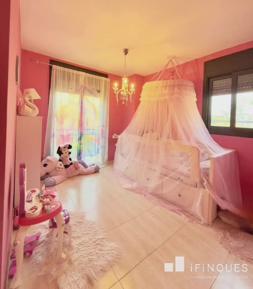 4 quarto Casa em Banda para venda em Castellar del Valles - 419 000 € (Ref: 9844378)