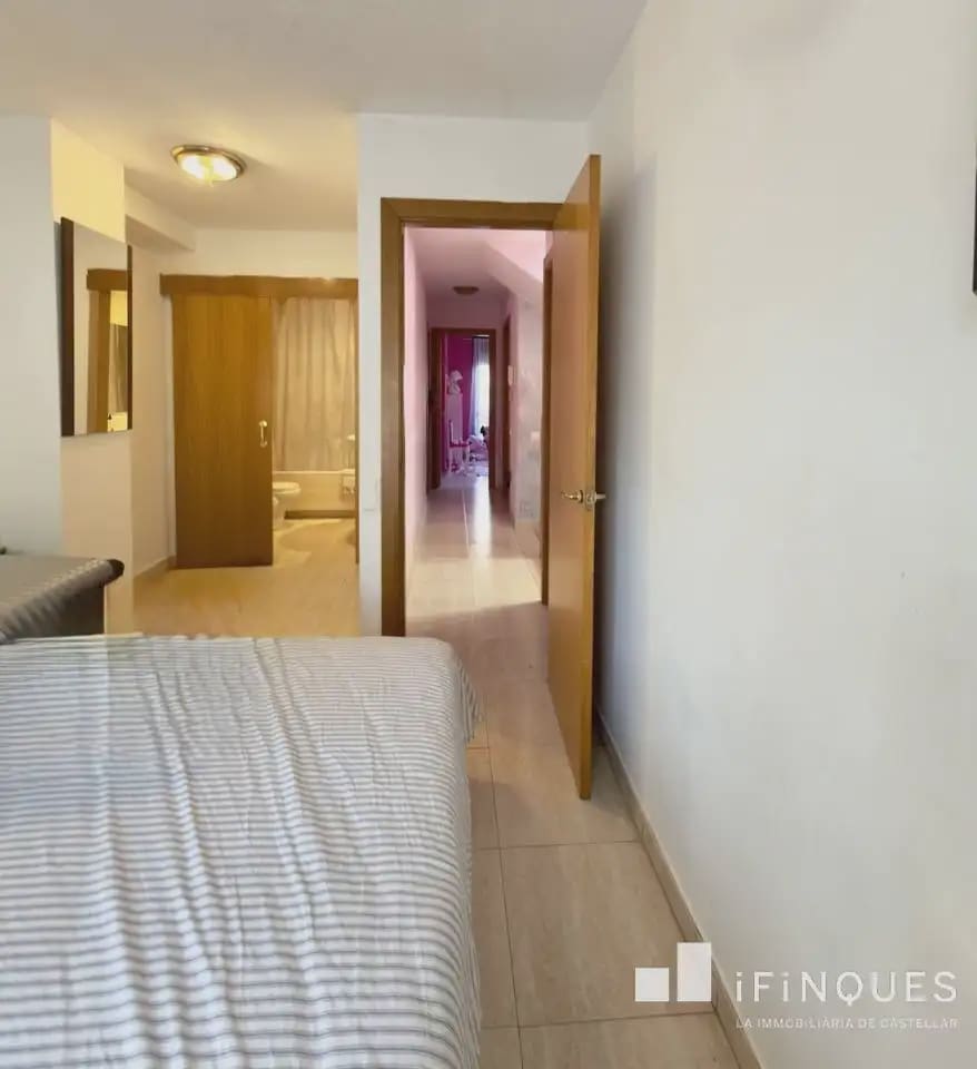 4 quarto Casa em Banda para venda em Castellar del Valles - 419 000 € (Ref: 9844378)