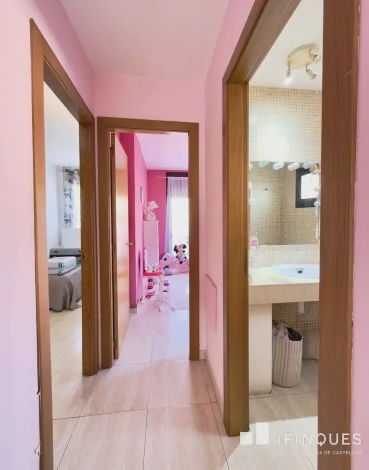 4 quarto Casa em Banda para venda em Castellar del Valles - 419 000 € (Ref: 9844378)