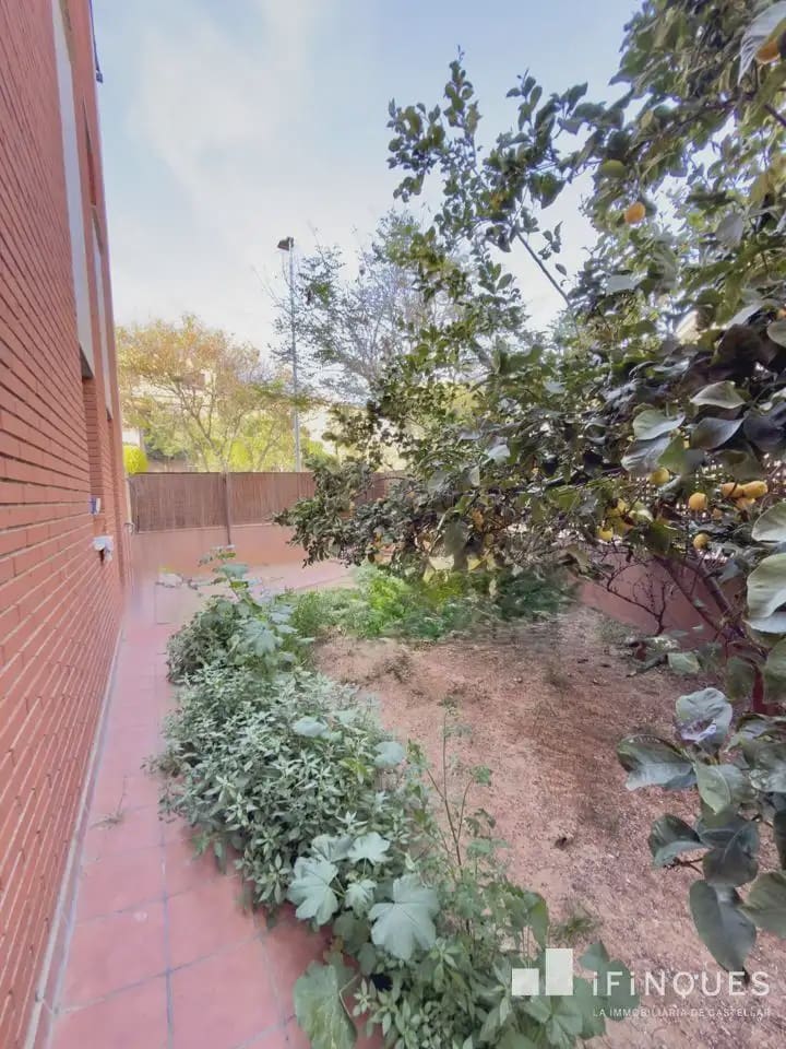 4 quarto Casa em Banda para venda em Castellar del Valles - 419 000 € (Ref: 9844378)