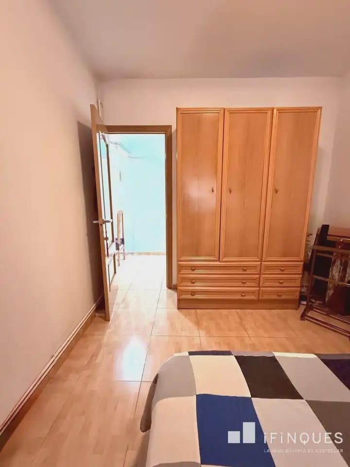 4 bedroom Apartment for sale in Castellar del Valles - € 219,900 (Ref: 9848421)