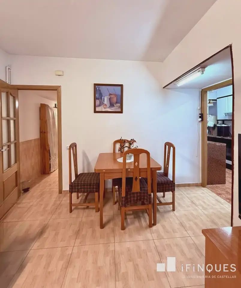 4 bedroom Apartment for sale in Castellar del Valles - € 219,900 (Ref: 9848421)