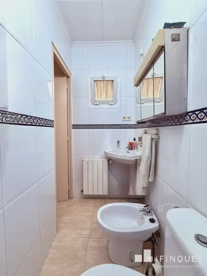4 bedroom Apartment for sale in Castellar del Valles - € 219,900 (Ref: 9848421)