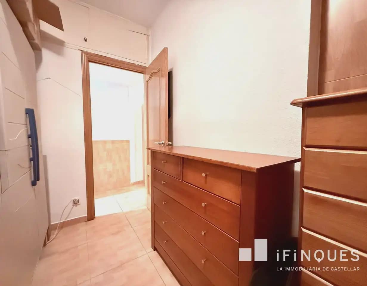 4 bedroom Apartment for sale in Castellar del Valles - € 219,900 (Ref: 9848421)