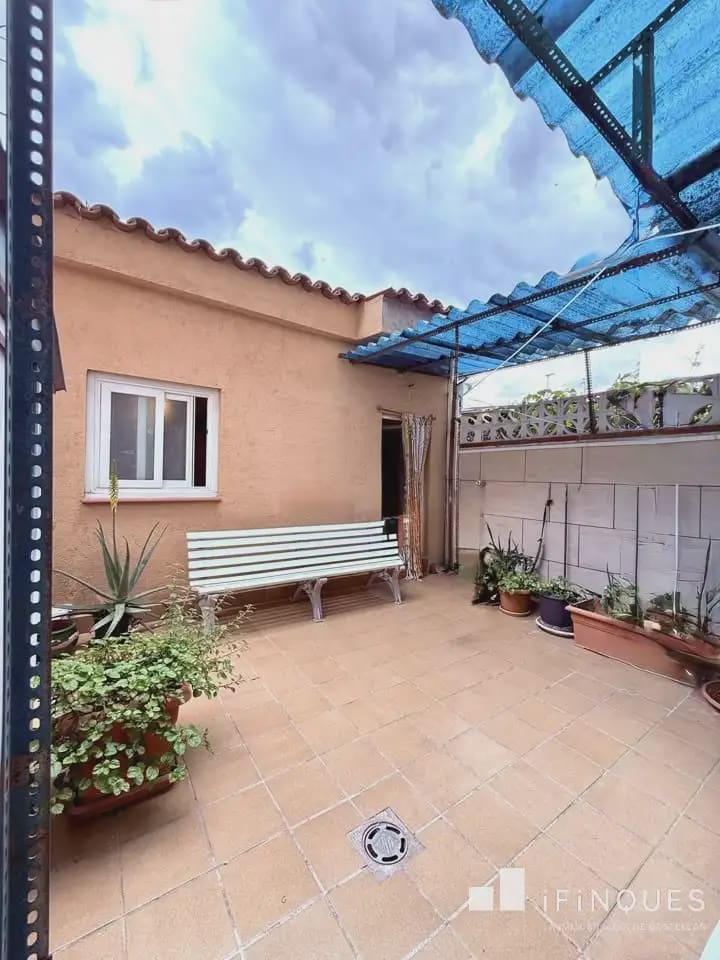 4 bedroom Apartment for sale in Castellar del Valles - € 219,900 (Ref: 9848421)