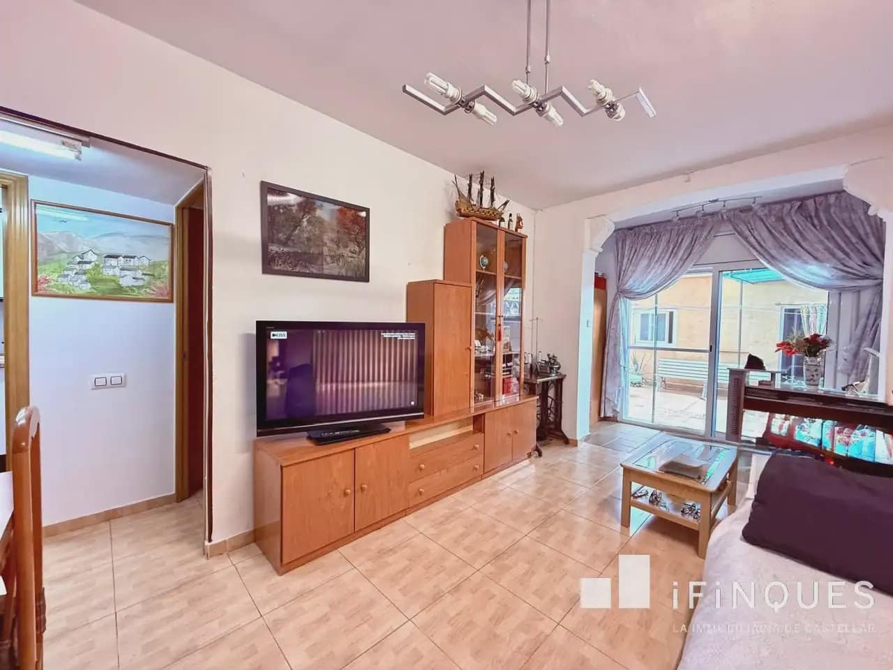4 bedroom Apartment for sale in Castellar del Valles - € 219,900 (Ref: 9848421)