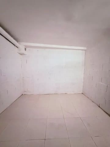Garage for rent in Castellar del Vallès - € 150 (Ref: 9854501)