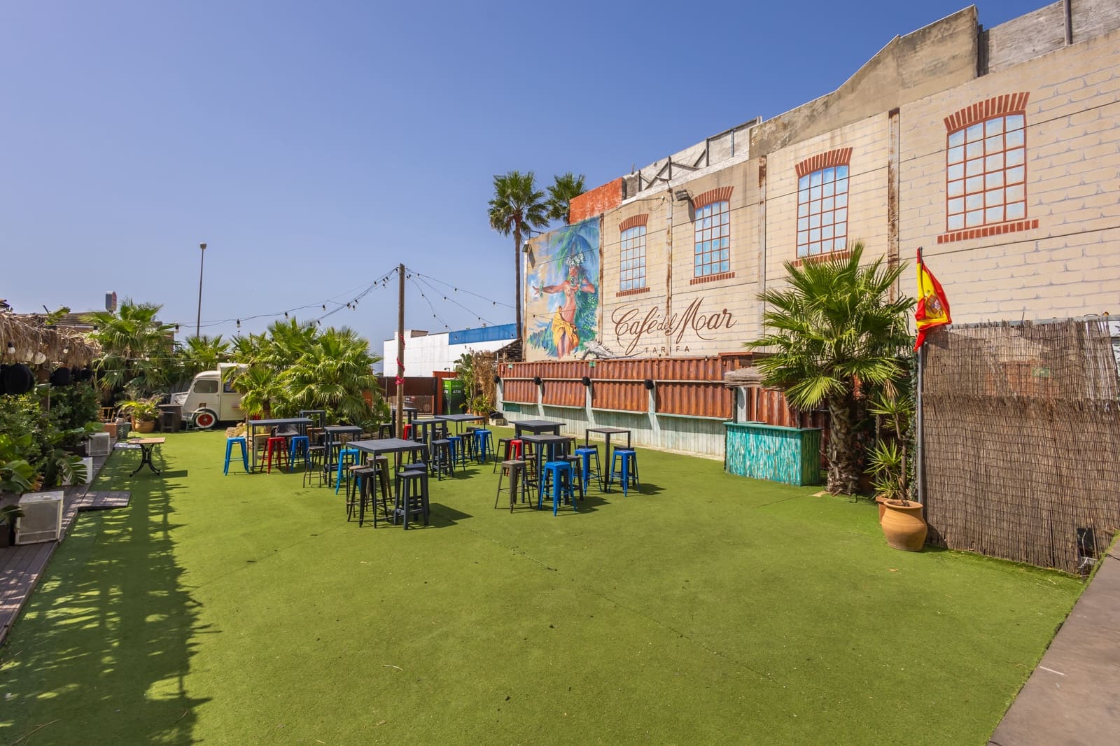 Business for sale in Tarifa with garage - € 750,000 (Ref: 10160224)