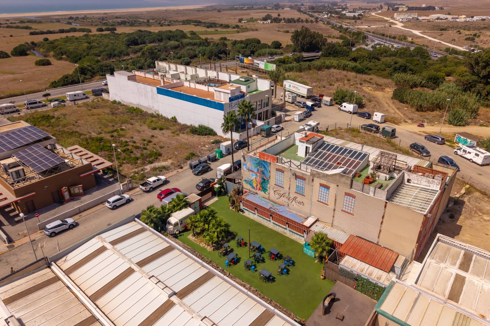 Business for sale in Tarifa with garage - € 750,000 (Ref: 10160224)