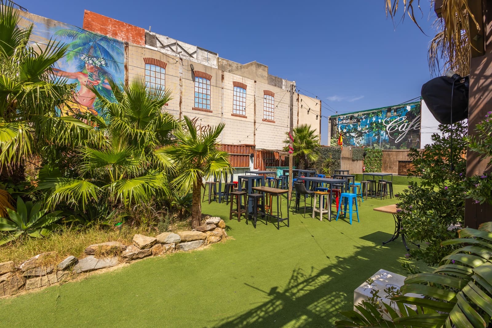 Business for sale in Tarifa with garage - € 750,000 (Ref: 10160224)