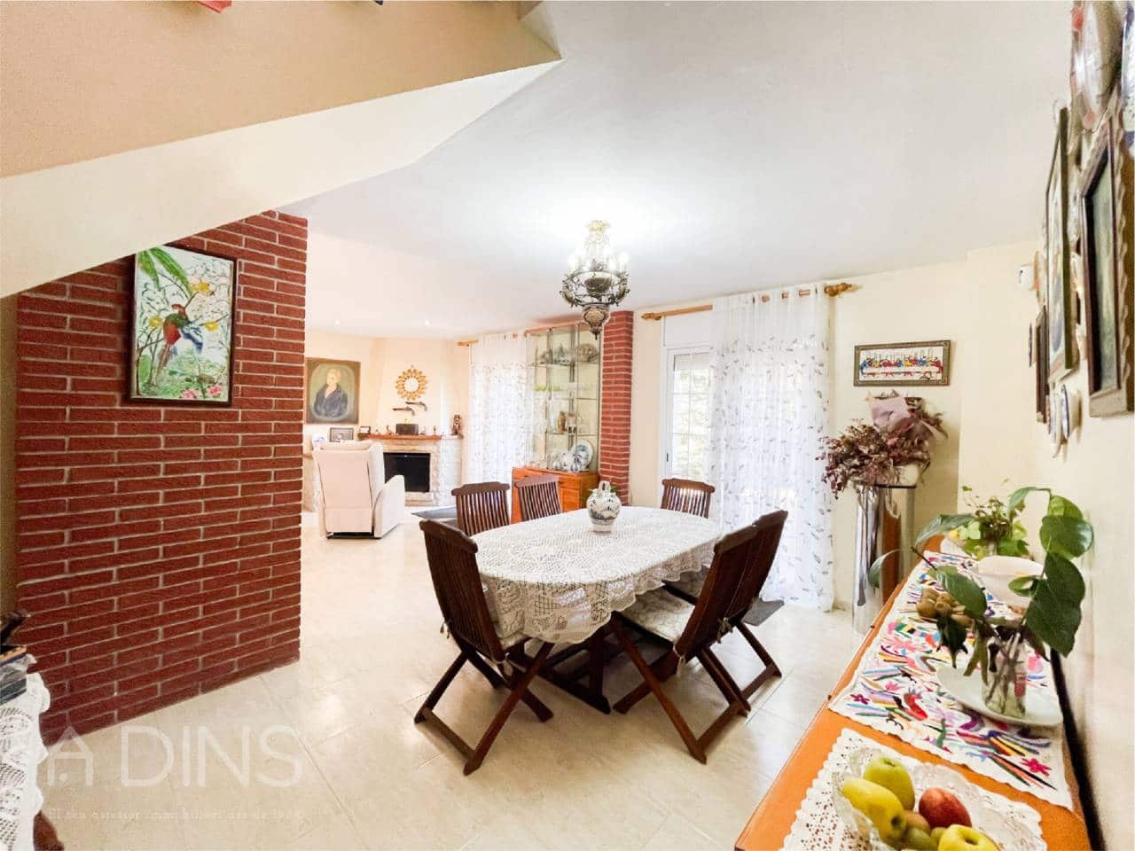 5 Zimmer Villa zu verkaufen in Caldes de Montbui mit Garage - 410.000 € (Ref: 9793056)