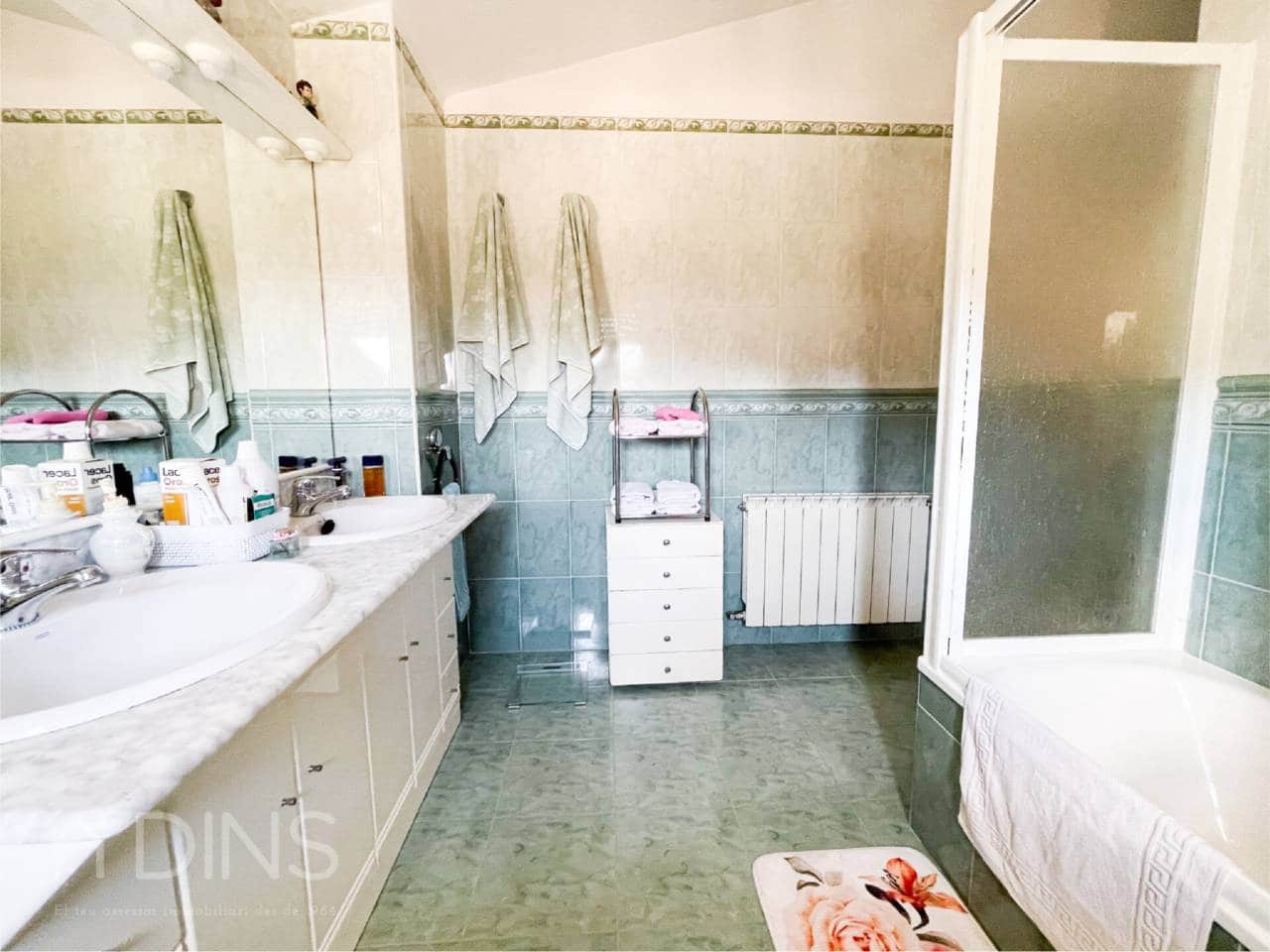 5 Zimmer Villa zu verkaufen in Caldes de Montbui mit Garage - 410.000 € (Ref: 9793056)