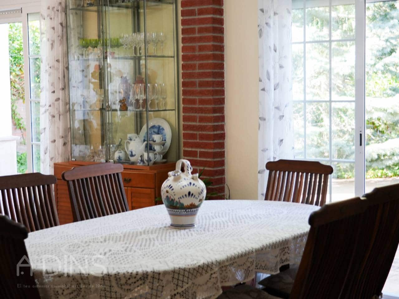 5 Zimmer Villa zu verkaufen in Caldes de Montbui mit Garage - 410.000 € (Ref: 9793056)