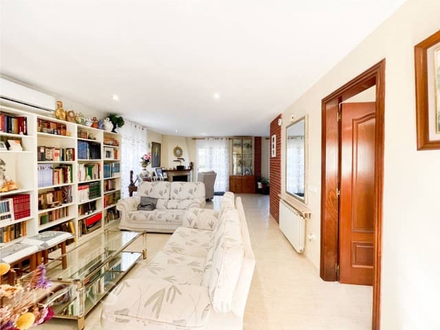 5 soverom Villa til salgs i Caldes de Montbui med garasje - € 410 000 (Ref: 9793056)