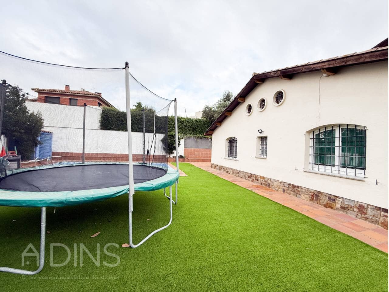 5 sypialnia Willa na sprzedaż w La Garriga z basenem garażem - 640 000 € (Ref: 9793061)