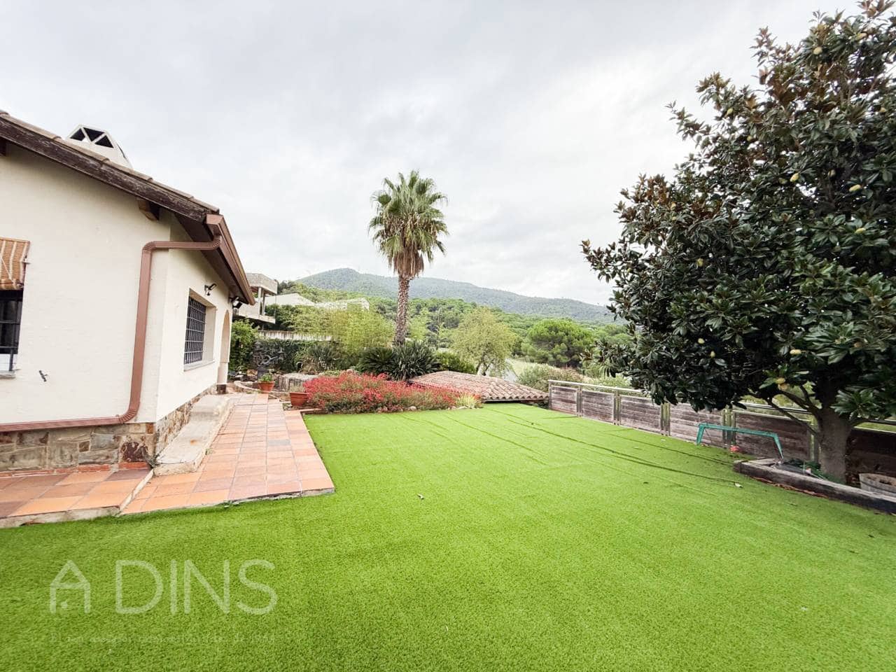 5 sypialnia Willa na sprzedaż w La Garriga z basenem garażem - 640 000 € (Ref: 9793061)