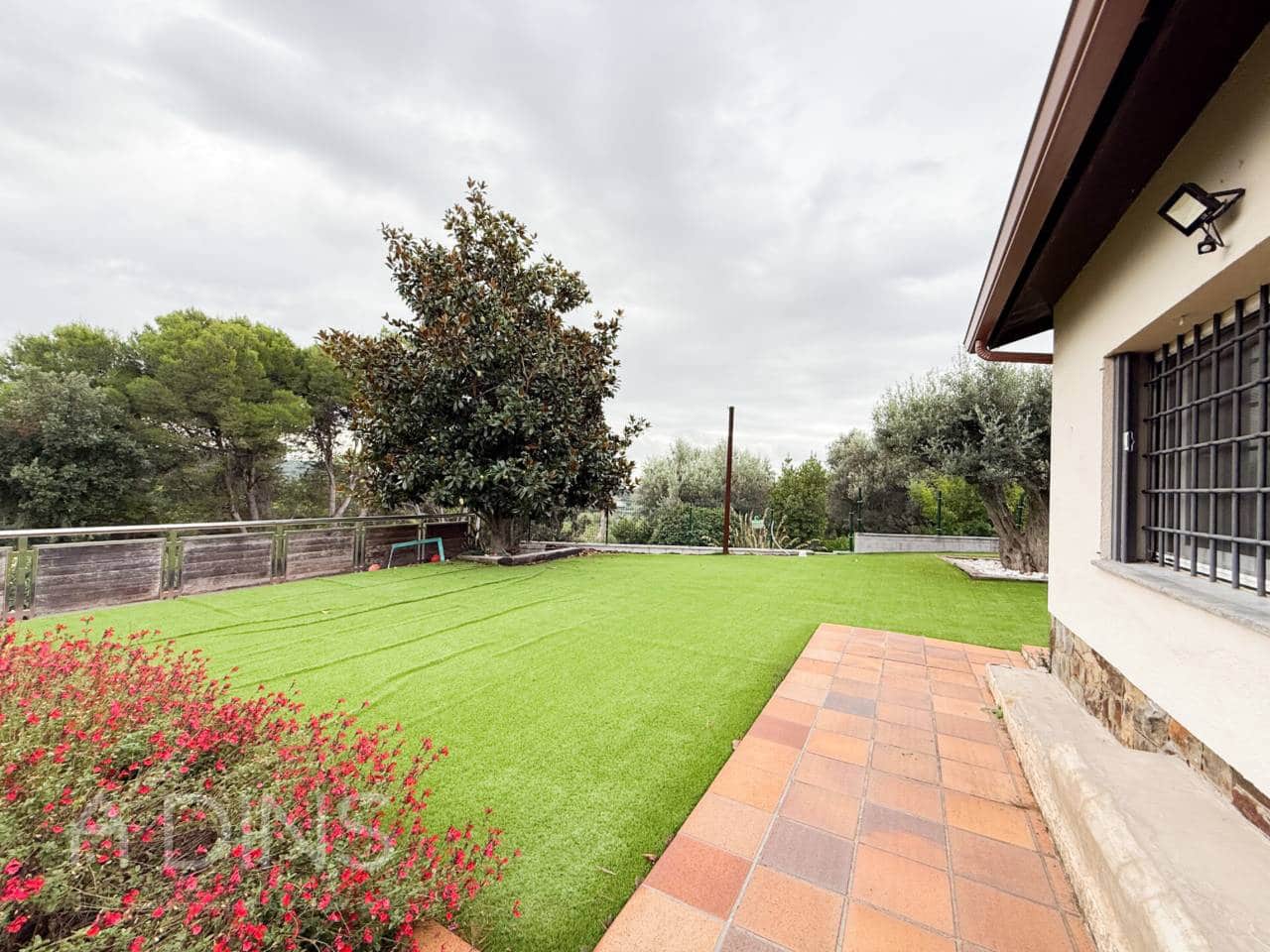 5 sypialnia Willa na sprzedaż w La Garriga z basenem garażem - 640 000 € (Ref: 9793061)