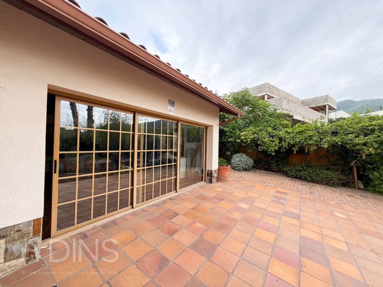 5 sypialnia Willa na sprzedaż w La Garriga z basenem garażem - 640 000 € (Ref: 9793061)