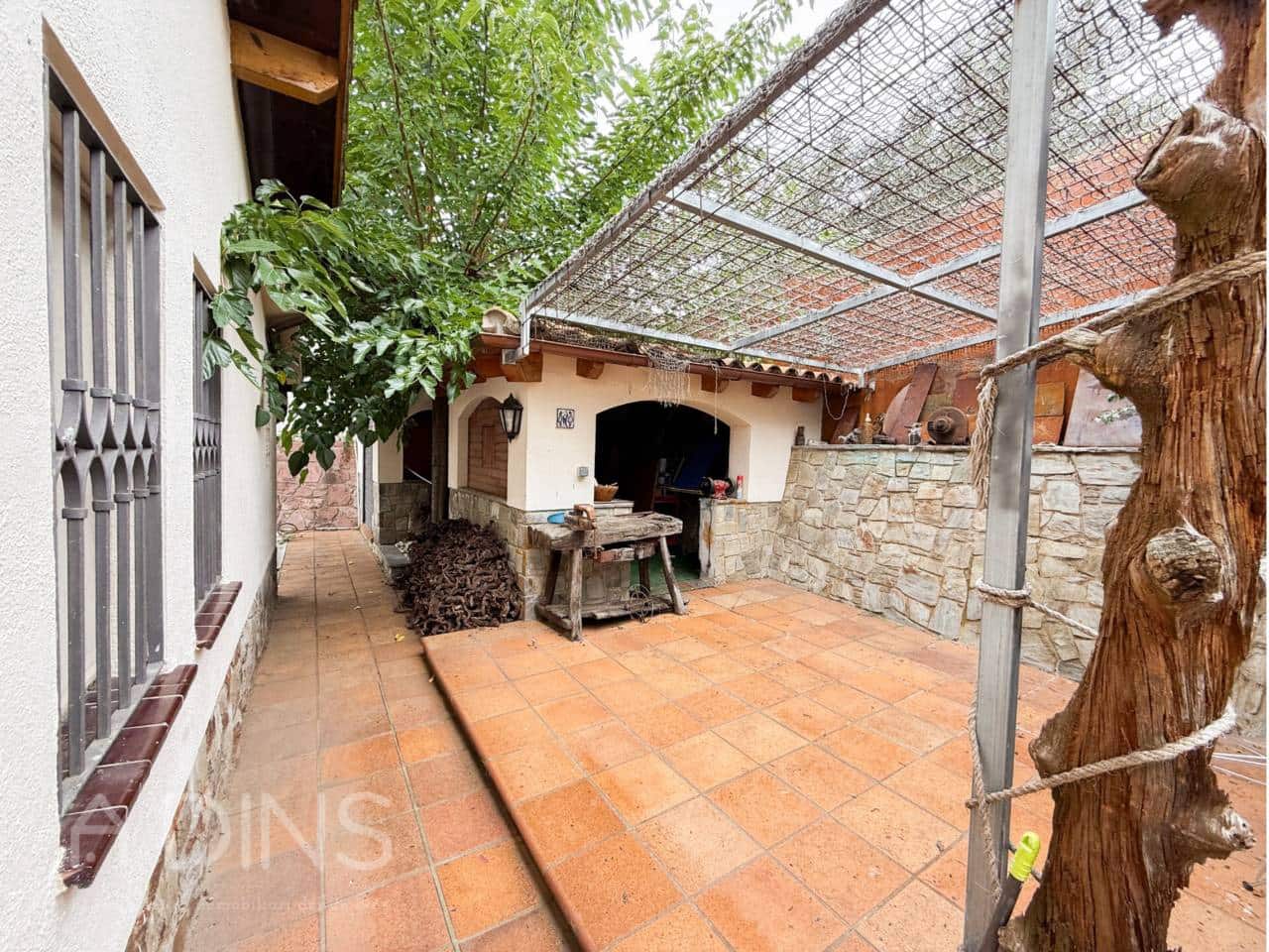 5 sypialnia Willa na sprzedaż w La Garriga z basenem garażem - 640 000 € (Ref: 9793061)