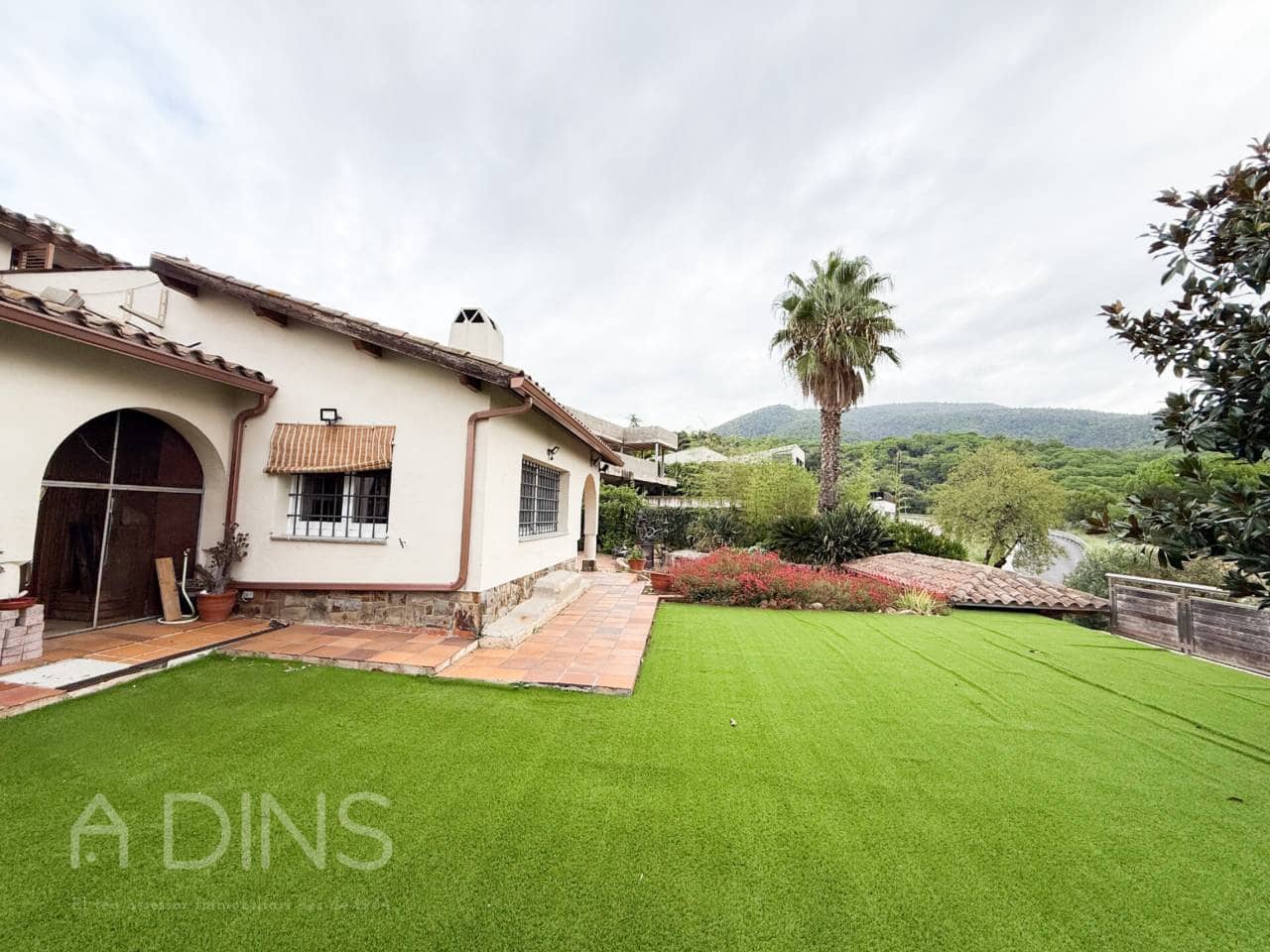 5 sypialnia Willa na sprzedaż w La Garriga z basenem garażem - 640 000 € (Ref: 9793061)