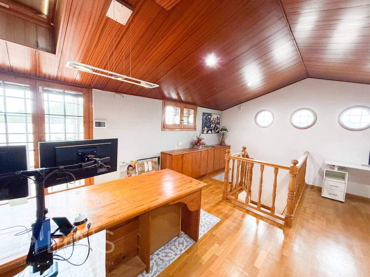 5 sypialnia Willa na sprzedaż w La Garriga z basenem garażem - 640 000 € (Ref: 9793061)