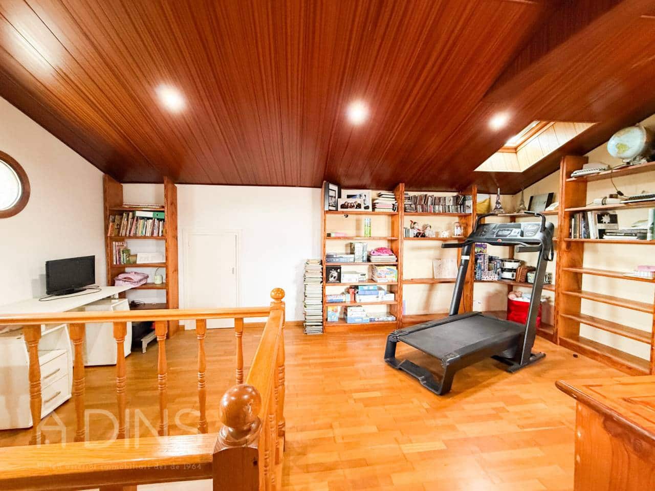 5 sypialnia Willa na sprzedaż w La Garriga z basenem garażem - 640 000 € (Ref: 9793061)