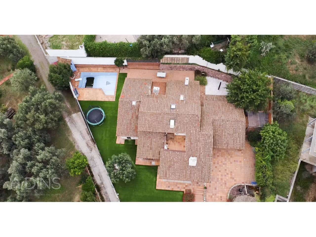 5 sypialnia Willa na sprzedaż w La Garriga z basenem garażem - 640 000 € (Ref: 9793061)