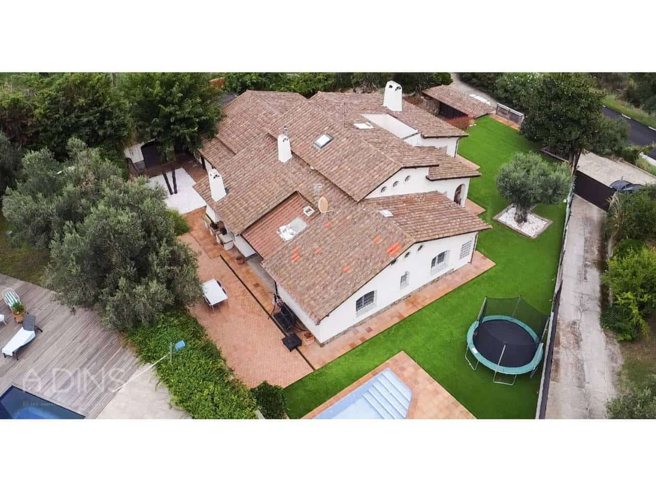 5 sypialnia Willa na sprzedaż w La Garriga z basenem garażem - 640 000 € (Ref: 9793061)