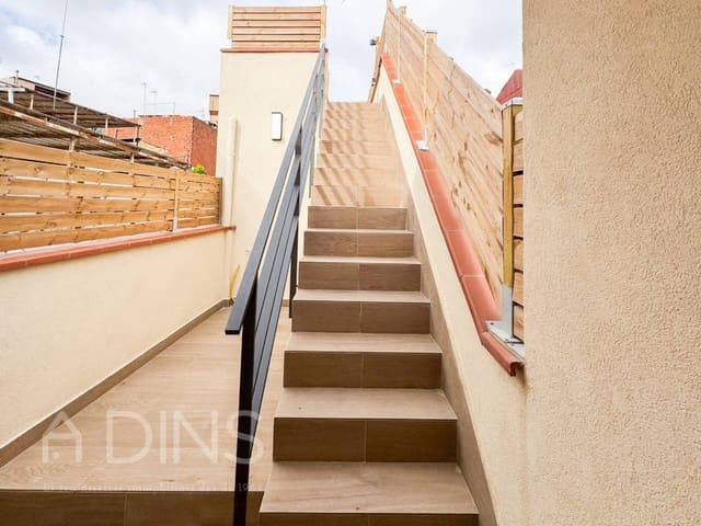 Piso de 3 habitaciones en Sabadell en venta - 230.000 € (Ref: 9793062)