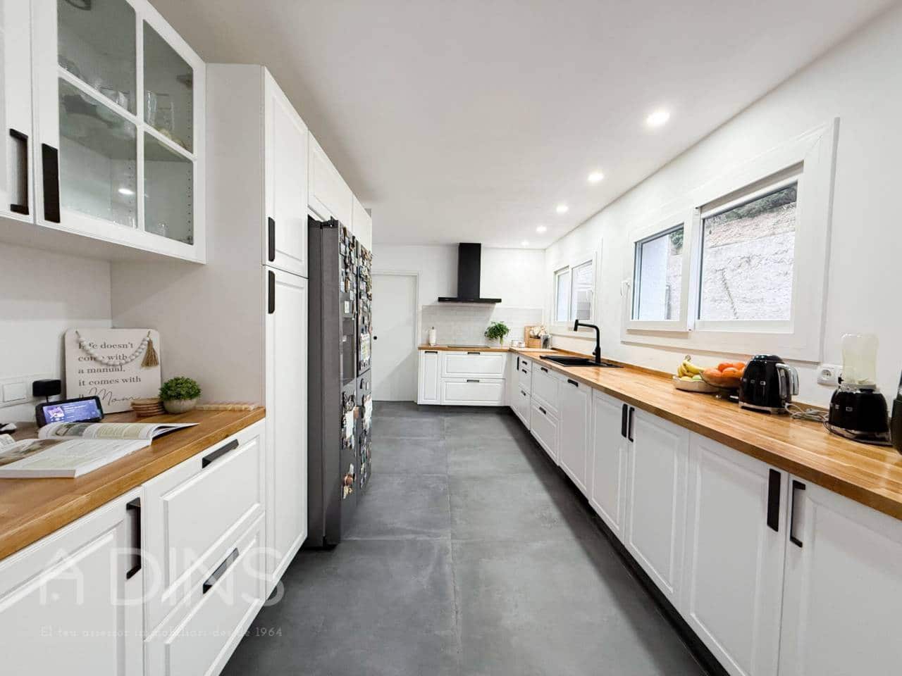 7 Zimmer Villa zu verkaufen in Bigues i Riells mit Pool Garage - 690.000 € (Ref: 9793063)